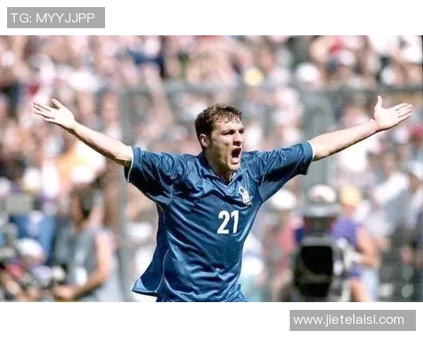 66号球衣足球明星的传奇故事与辉煌成就揭秘