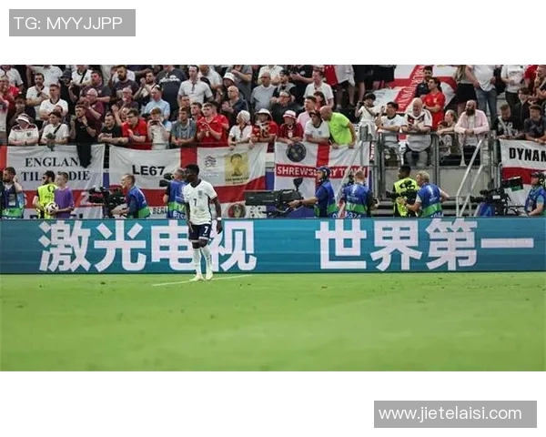 足球明星福登在全球足球运动员中的最新排名分析与前景展望